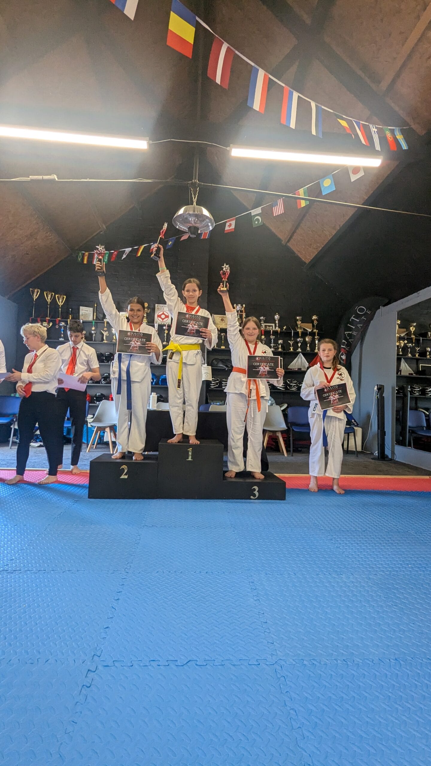 GIRLS 10-11 YEAR OLD DIVISION (heavier weight)